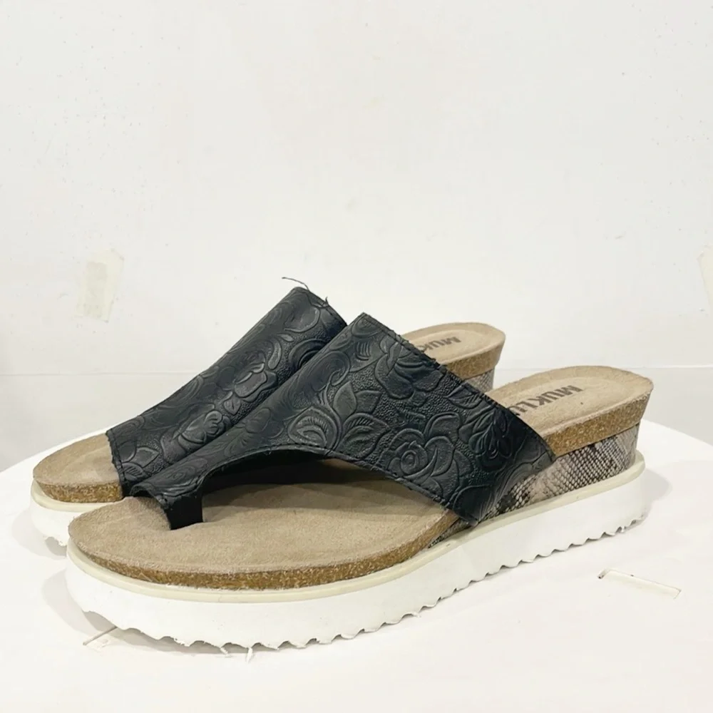 MUK LUKS Women Pitch Tenor Platform Sandals Slip On Black‎ Sz 8 Tooled Upper